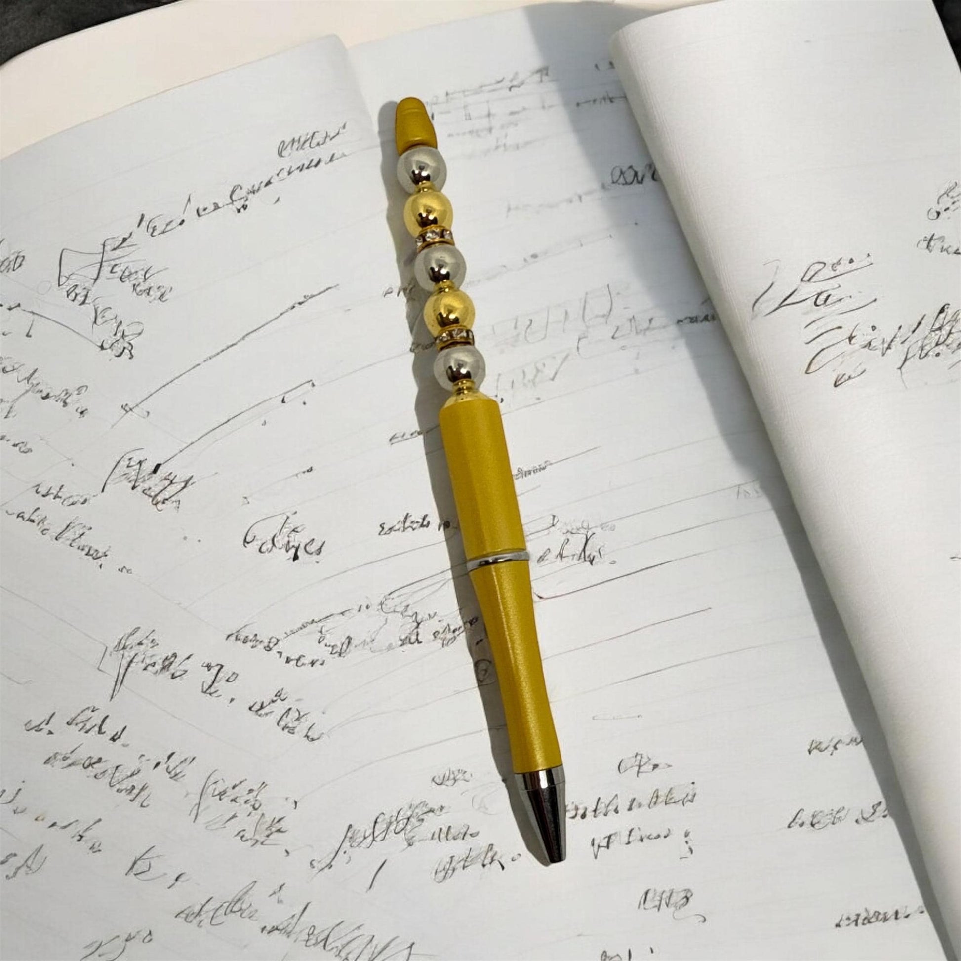 Sophisticated Gold and Silver Bead Pen – For a Touch of Luxury in Your Writing