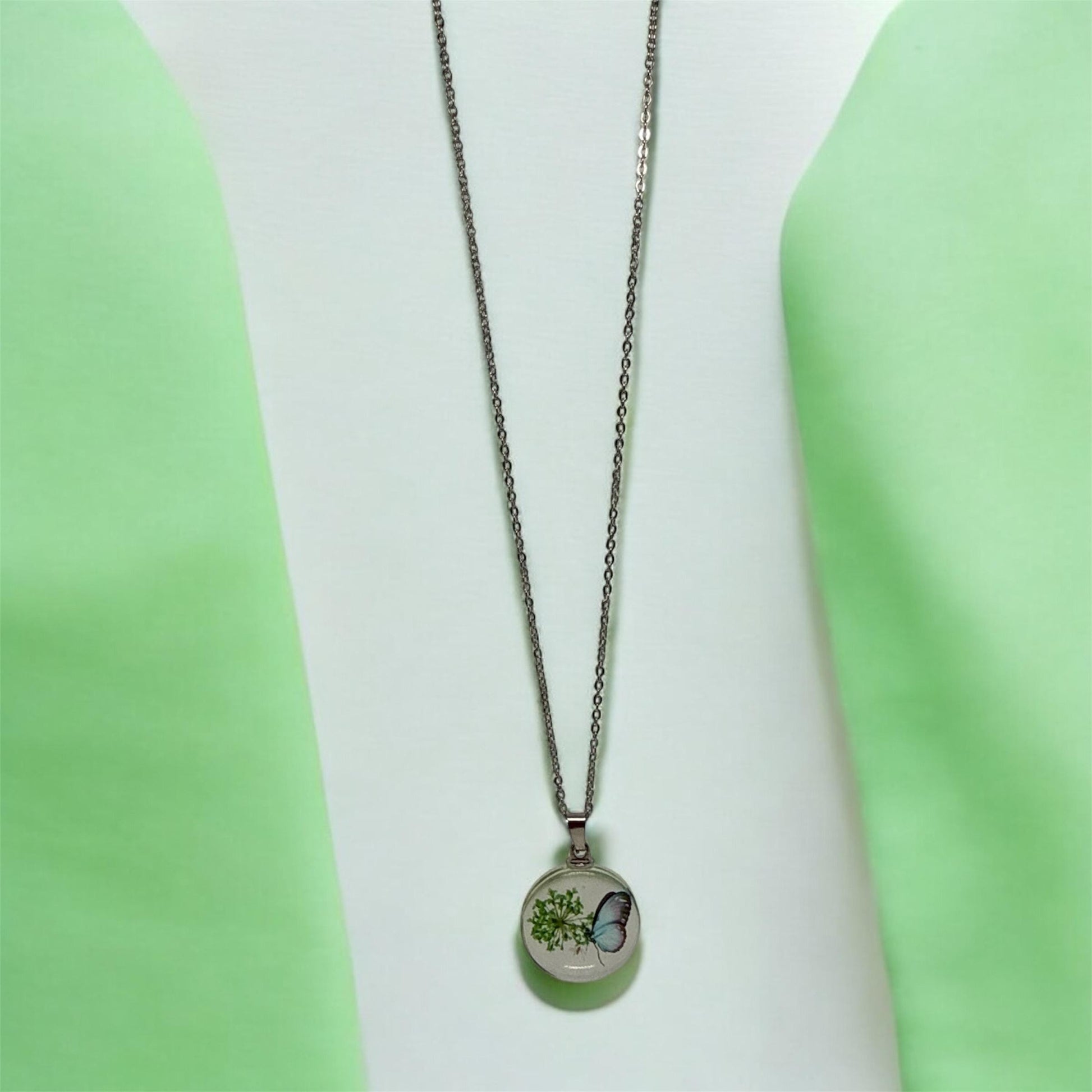 Nature-Inspired Layered Resin Necklace with Real Flowers and Butterfly – 17 Inch Stainless Steel Chain